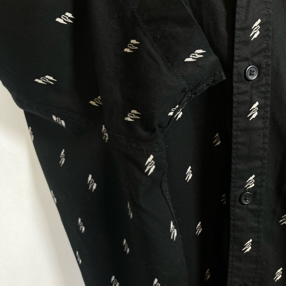 2/$15 American Eagle Seriously Soft Short Sleeve Button Down in Black/White - Picture 7 of 13